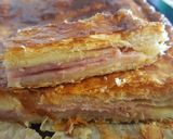 A picture of step 4 of Easy Ham and Cheese Puff Pastry Pie.