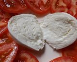 Foto del paso 2 de la receta: Tomates de temporada con mozzarella de búfala