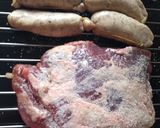 Foto del paso 1 de la receta: Tapa de asado al horno con chorizos, papas y verduras