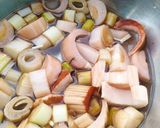 Foto langkah ke 1 dari resep Sayur Asem Lompong Talas.