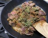 Une image de l'étape 5 de Bœuf mariné sauté aux épices créoles et pommes grenailles.