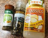 白醬德腸海鮮義大利麵的食譜步驟1照片