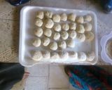 A picture of step 4 of Flour filled potato balls.