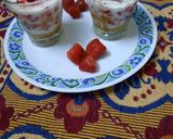 A picture of step 6 of Yummy yogurt and strawberry dessert 😋.