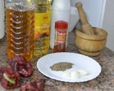 Foto del paso 1 de la receta: Mojo rojo con pimienta palmera