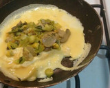 Foto del paso 4 de la receta: Omelette de flor de calabaza y champiñones.ॐ