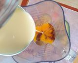 A picture of step 6 of Flan Napolitano.