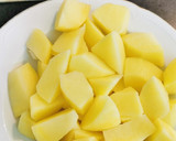 Foto del paso 3 de la receta: Traseros de Pollo al horno con patatas y verduras
