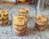 Foto del paso 3 de la receta: Chocotorta en vasitos