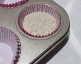 Foto del paso 8 de la receta: Muffins de plátano y nuez, con una cobertura de dulce de leche