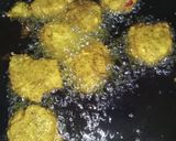 A picture of step 4 of Moong dal fitters(pakora).