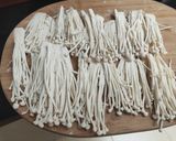 Foto langkah ke 3 dari resep Enoki Crispy.
