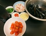 Hình bước làm 1 của món Mussels (trai đen) hấp kiểu Pháp