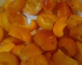 A picture of step 2 of Apricot pork salad.