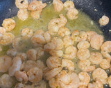 Foto del paso 4 de la receta: Pasta en salsa de camarón