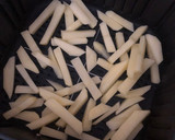 Foto del paso 10 de la receta: Patatas fritas en airfryer con costillejas y tomate