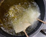 Foto del paso 4 de la receta: Paletitas de brie fritas