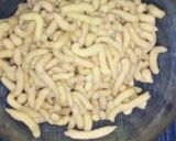 A picture of step 1 of Dahi Phulki+Papri Chana Chat 😋😋😋.