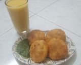 A picture of step 8 of Peas Kachori with Mango Milk shake.