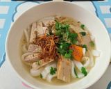 A picture of step 4 of Bánh canh.