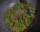 Foto langkah ke 3 dari resep Kacang Panjang Cah Sapi.