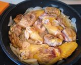 Foto del paso 4 de la receta Poulet à la crème (pollo a fuego lento con nata y cebolla)