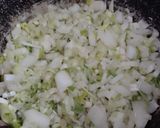 Foto del paso 2 de la receta: Tarta de pollo, puerros y calabacín