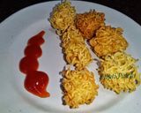 A picture of step 6 of Noodles Coated Cheese Fritters.