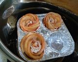 A picture of step 10 of Apple rose pastry.