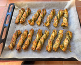 Foto del paso 5 de la receta: Bastones de pesto y parmesano