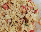 Foto del paso 11 de la receta: Ensalada de pasta espectacular con tomate y aguacate
