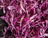 Foto del paso 2 de la receta: Tortilla de repollo morado 🥚