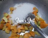 A picture of step 3 of Apricot and Mango Pie.