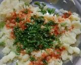 A picture of step 3 of Aloo Cheese Naan.