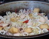 Foto langkah ke 4 dari resep Tumis Toge Cumi Asin.