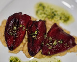 Foto del paso 7 de la receta: Pimientos de piquillo relleno de morcilla de cebolla picante, huevos de codorniz y cebolla frita