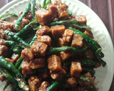 Foto langkah ke 5 dari resep Oseng Tempe Cabai Hijau.