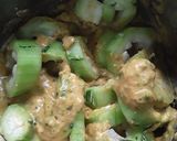A picture of step 3 of Zucchini fried fritters.