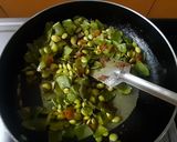 पावट्याच्या शेंगांची भाजी (Pavtachya Shenganchi Bhaji Recipe In Marathi) रेसिपी स्टेप 2 फोटो 