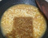 Foto langkah ke 3 dari resep Mie Ramen Kuah Curry.