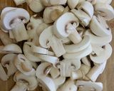 Une image de l'étape 1 de Papillote de champignon paris au citronnelle.