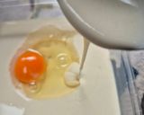 Foto langkah ke 2 dari resep Egg Chicken Roll.