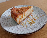 Foto del paso 9 de la receta: Tarta de queso y pistachos con caramelo (sin gluten)