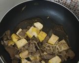 Foto langkah ke 3 dari resep Sukiyaki beef enoki dan tahu.