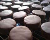 Foto del paso 3 de la receta: Alfajores de avena y chocolate