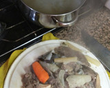 Foto del paso 2 de la receta: Empanada de carne cortada a 🔪 cuchillo