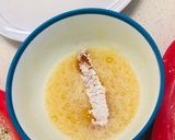 A picture of step 3 of Crunchy coconut & Panko chicken strips.