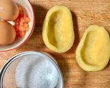 รูปขั้นตอนการทำที่ 1 ของ BREAKFAST WITH BAKED POTATO AND EGGS | ไข่อบมันฝรั่ง
