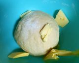 Foto langkah ke 4 dari resep Roti Unyil (isi sosis).