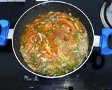 A picture of step 4 of American chop suey.